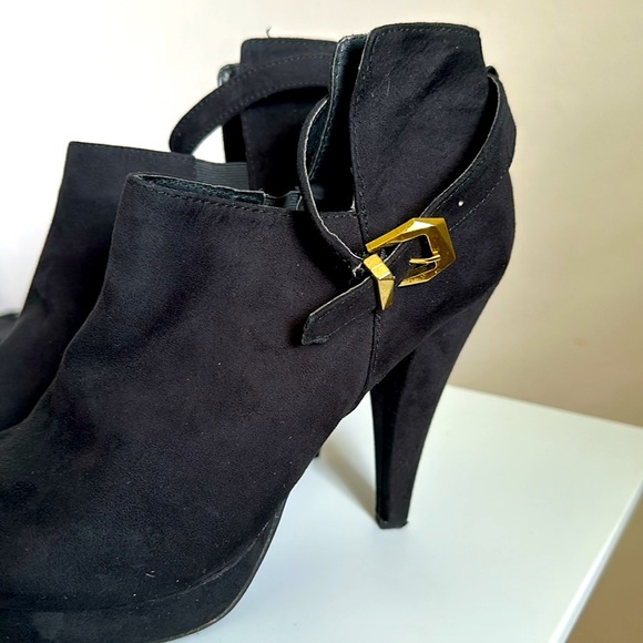 Diba Black suede platform bootie - Picture 3 of 4